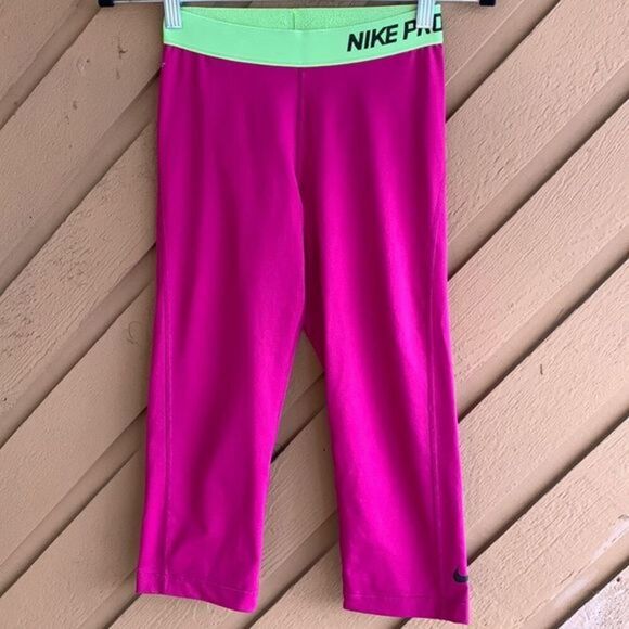 Nike Pro Pink/Magenta Cropped Leggings - Picture 1 of 5